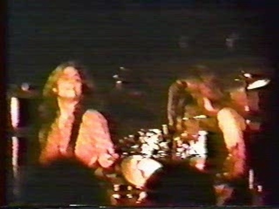 L7 live smell the magic tour