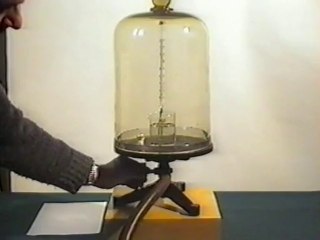 087 Кипение воды под куполом насоса