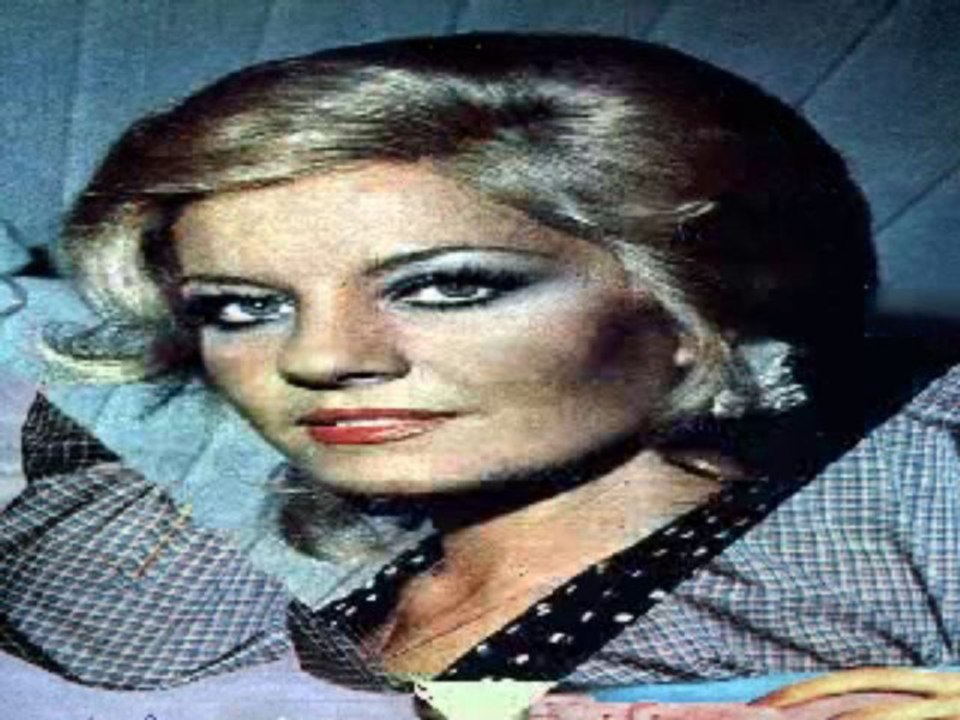 Emel   Sayın   -  bir gece ansızın gelebilirim