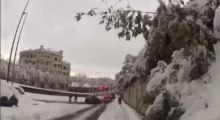 Glissades et embouteillages : la France sous les premières neiges