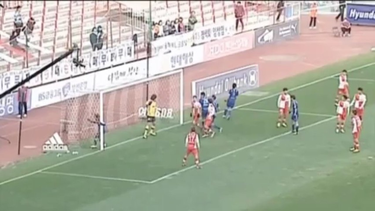 K-League: Santos Junior vergibt aus einem Meter