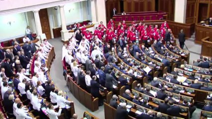 Parlamento da Ucrânia rejeita viagem de Timoshenko