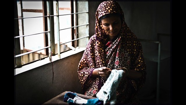 Made in Bangladesh : des jeans et des tee-shirts, mais à quel prix ?