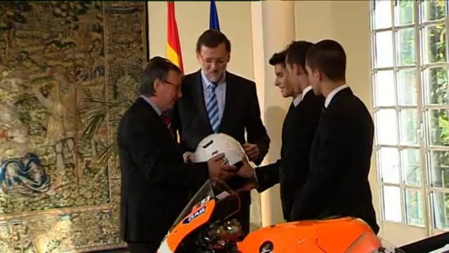 Rajoy destaca dedicación, esfuerzo y trabajo de Marquez, Espargaró y Viñales