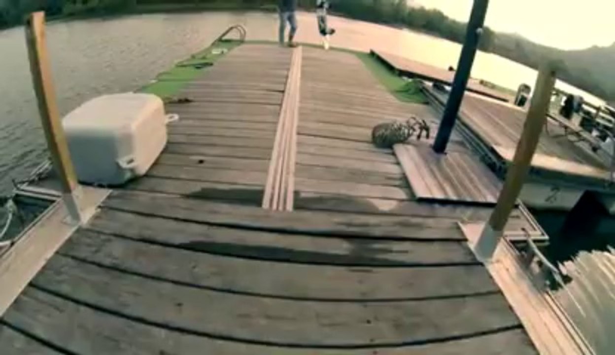 Quadricopter drone FAIL - Drowning drone!