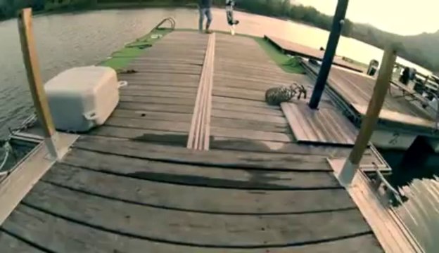 Quadricopter drone FAIL - Drowning drone!