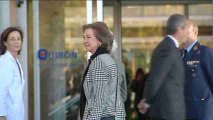 La Reina acude al hospital donde el Rey es operado de la cadera