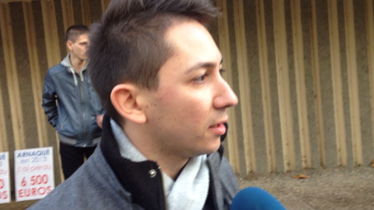Manifestation devant le tribunal