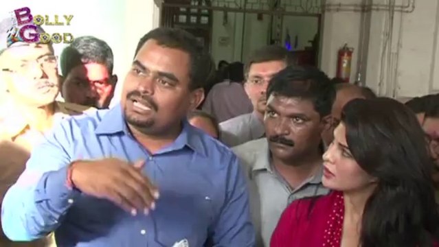 Jacqueline Fernandez Joins Hands With PETA For Ban Of Horse Carriage | Latest Bollywood News