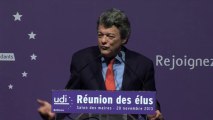 Jean-Louis Borloo s'adressant aux élus démocrates et indépendants