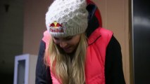 Vonn re-injures knee in training