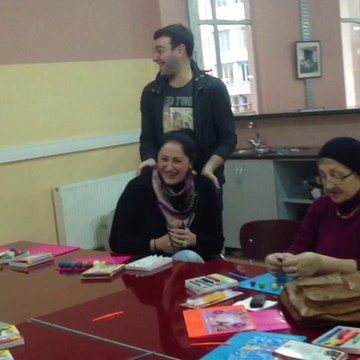 ase vatarebt dros maswavleblis molodinshi:)))):D