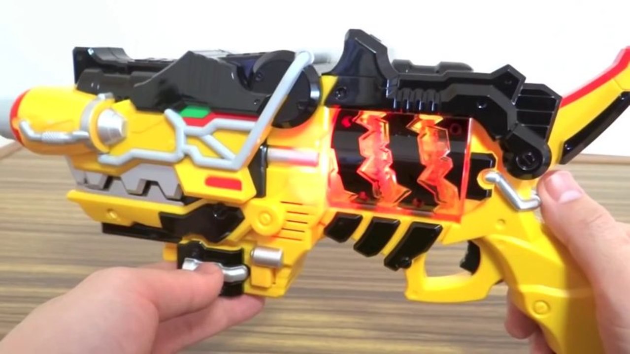 94  ガブリボルバー 変身銃 音声レビュー 獣電戦隊キョウリュウジャー 獣電池No1ガブティラ No14スティメロ