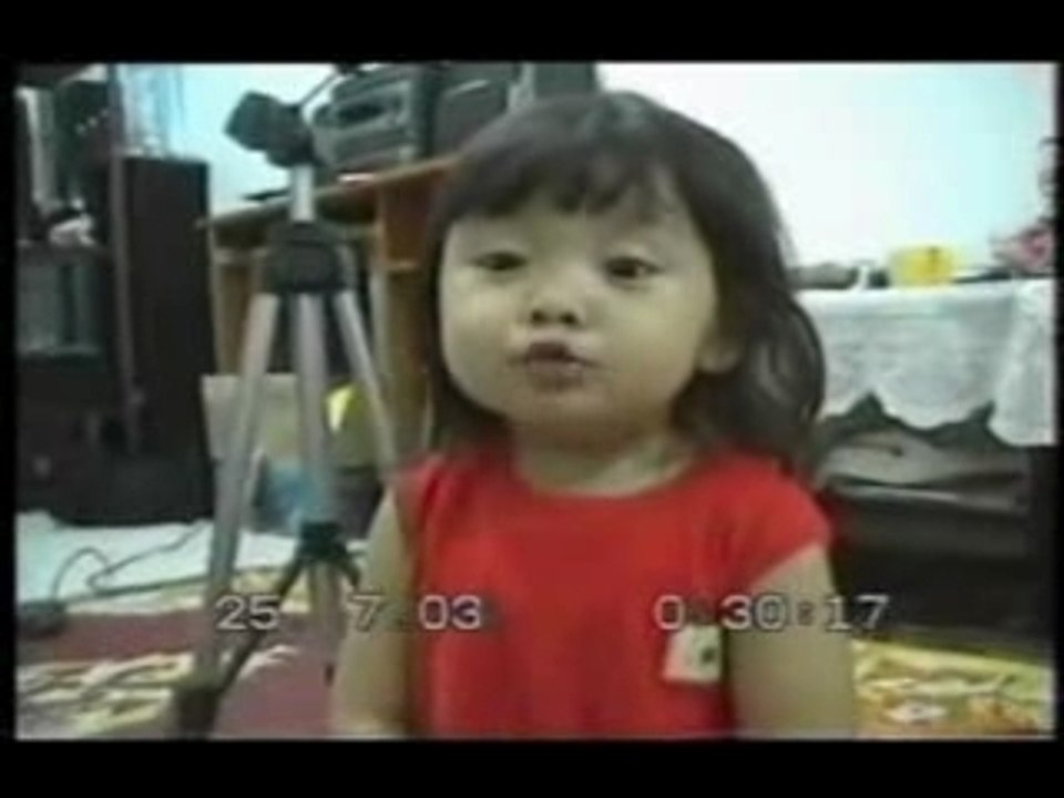 Funny: Singing Girl
