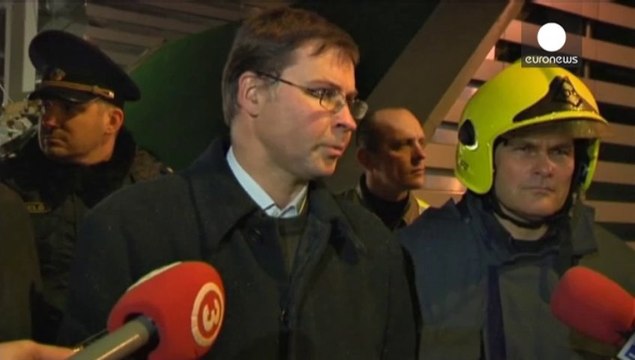 Letonya'da marketin çatısı çöktü