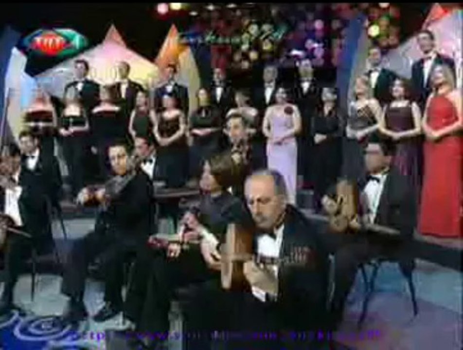 TRT TSM KORO-Gurbet İçimde Bir Ok Her Şey Bana Yabancı (Buruk Acı)