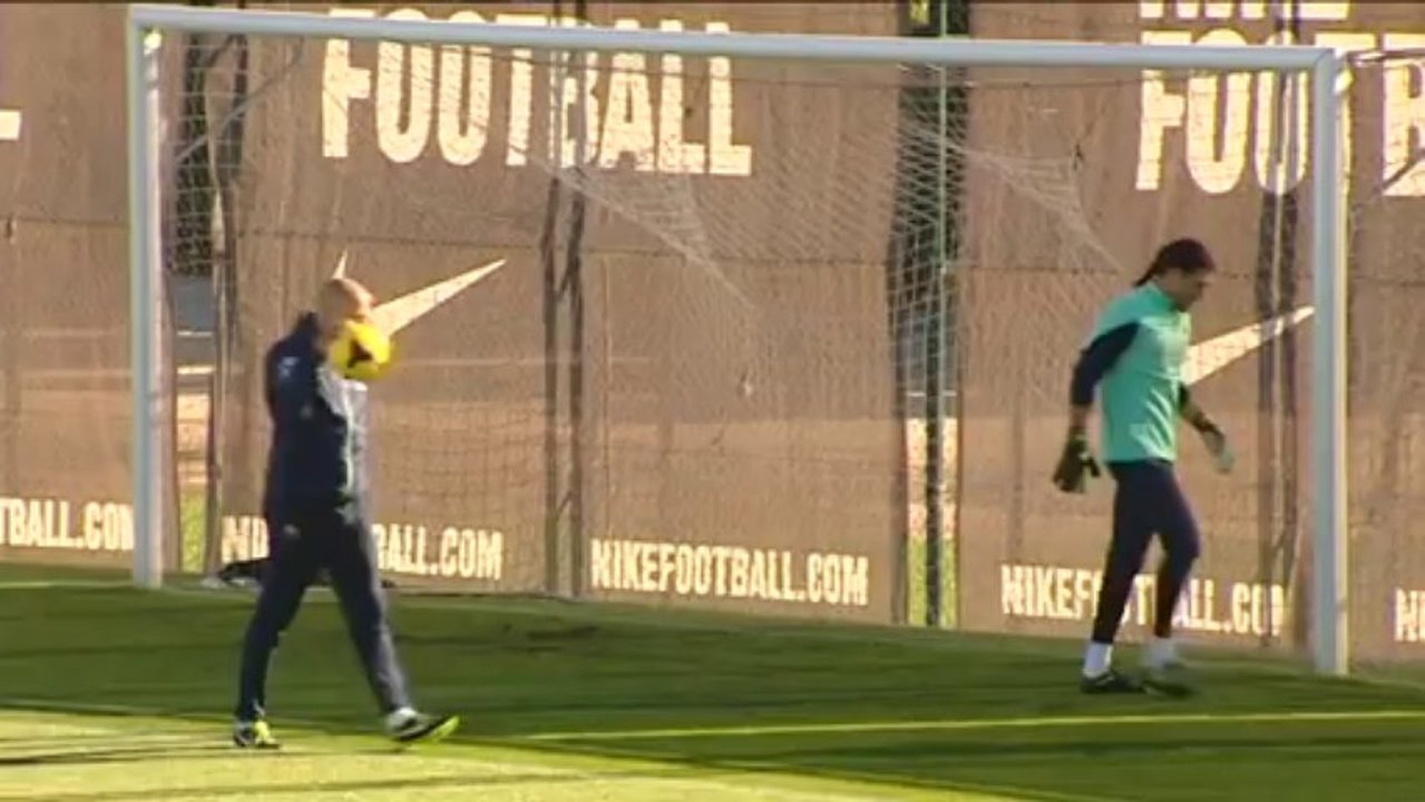 Cesc Fàbregas y Gerard Piqué reciben el alta médica; Xavi y Tello, bajas ante el Granada