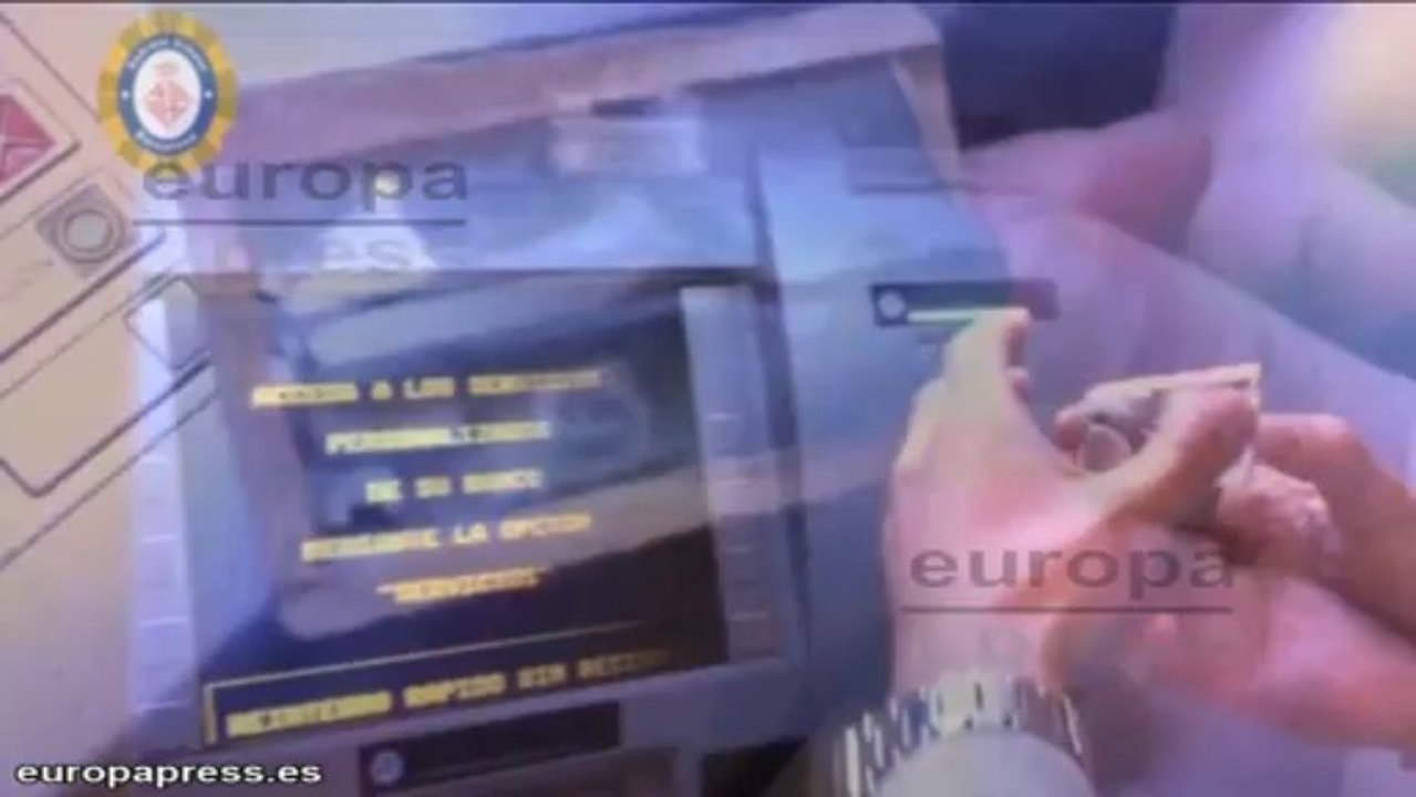 Instalaban cámaras para clonar tarjetas bancarias