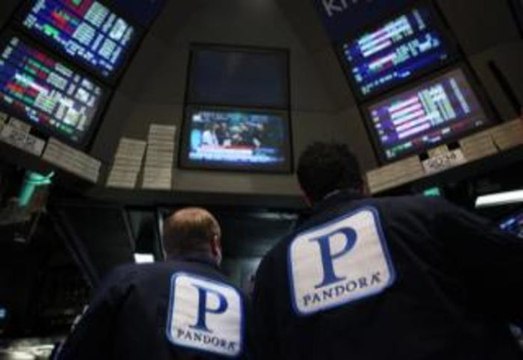 Earnings News: The Gap Inc (GPS), Pandora Media Inc (P), Foot Locker Inc (FL)