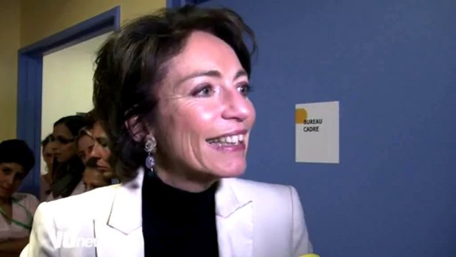 2211-ITW Marisol Touraine à la rencontre des sages-femmes en grève à l'hôpital de Gonesse