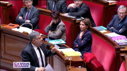 Retraites : le gouvernement impose le vote bloqué