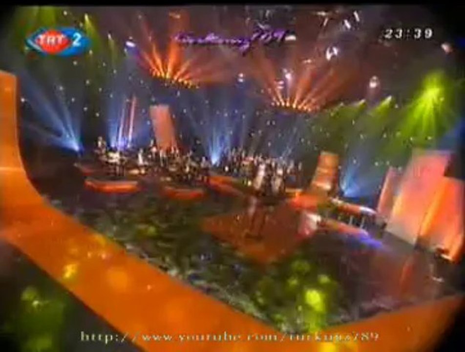 TRT TSM KORO-Gül Yüzlülerin Şevkine Gel Nûş Edelim Mey-2