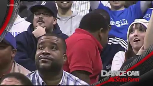 МОТИКА: Танц битка на паузата на кошаркарскиот натпревар