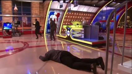 La chute de Shaquille O'Neil! Enorme!