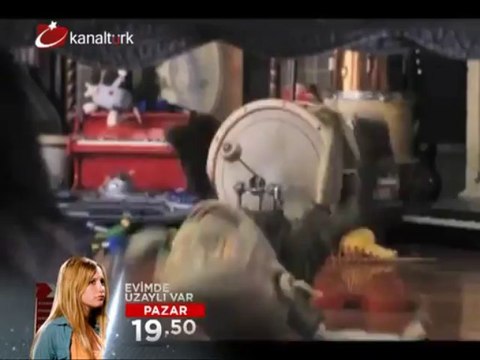 EVİMDE UZAYLI VAR 17 Şubat Pazar akşamı saat 19:50'de Kanaltürk Sinema kuşağında...