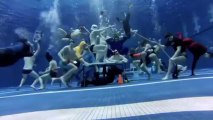 Harlem Shake sous l'eau dans une piscine - YouTube