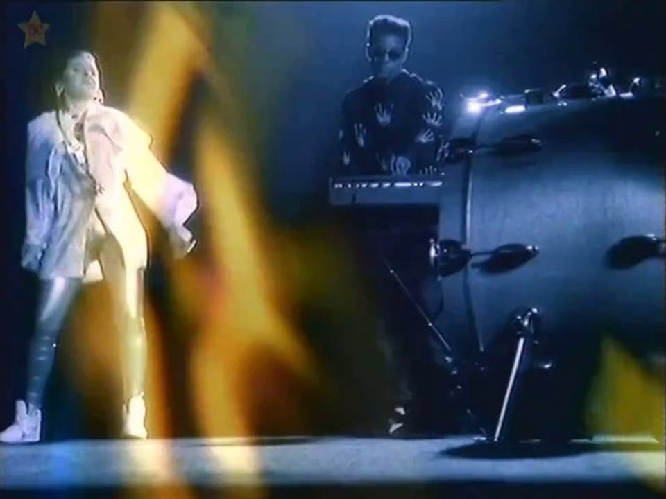 Beats International Feat Lindy Layton - Dub Be Good To Me