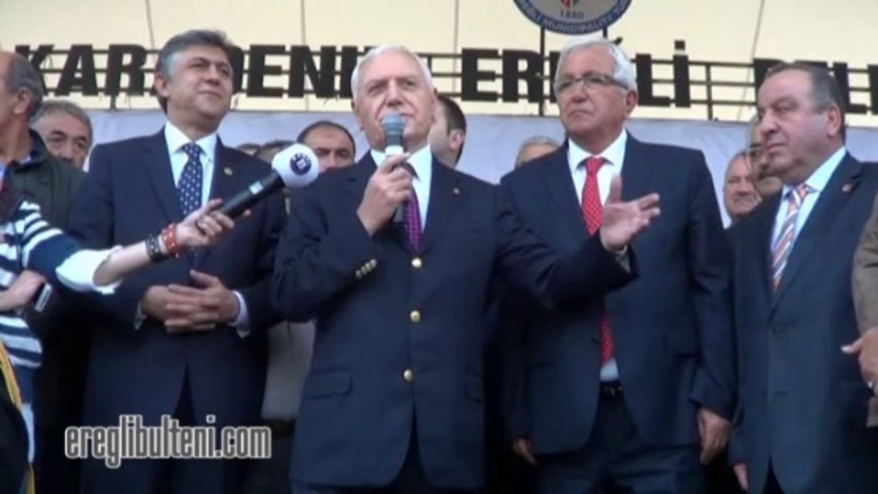 Hamsi Festivali’ne Prof. Dr. Haberal da katıldı