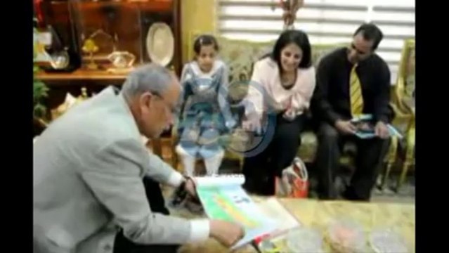 محافظ أسوان يكرم الطالبة الفائزة بالمسابقة الفنية لمنظمة الصحة العالمية