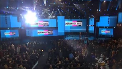 arianagrande-ama