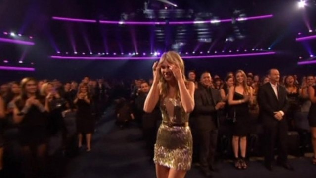 Swift, Timberlake winners at the AMAs