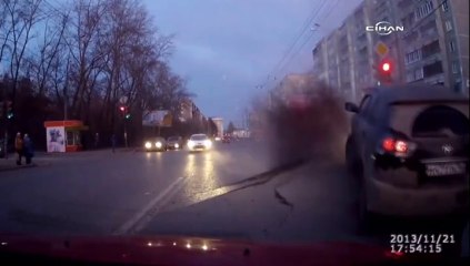 Rusya’da otobanda görünmez kaza