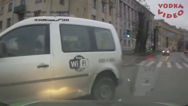 Embarquez à la place d'un conducteur russe... ACCIDENTS!!