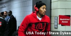 Derrick Rose Tears Right Meniscus During Game