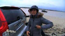 Fais-moi une place - Extrait : la voiture de l'équipe de tournage embourbée - France 5