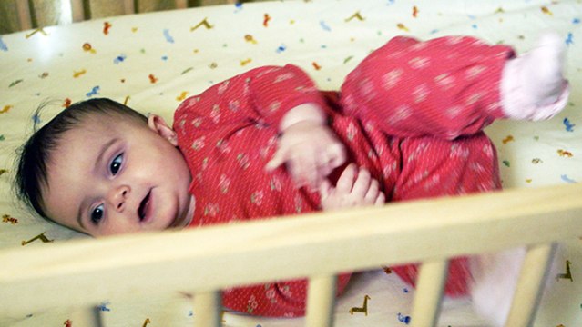 Mein Baby schläft nicht oder wacht nachts auf