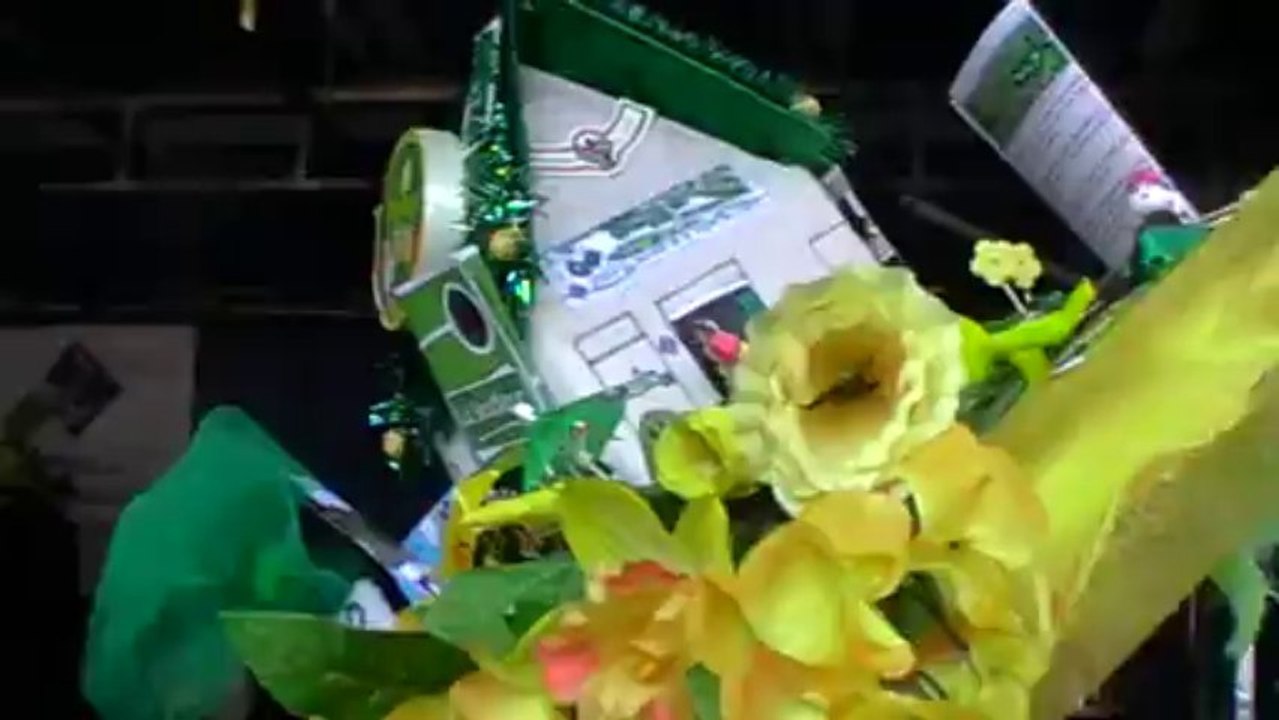 LE PLUS BEAU DES CHAPEAU, C'EST CELUI DE JUSTINE BEURTON