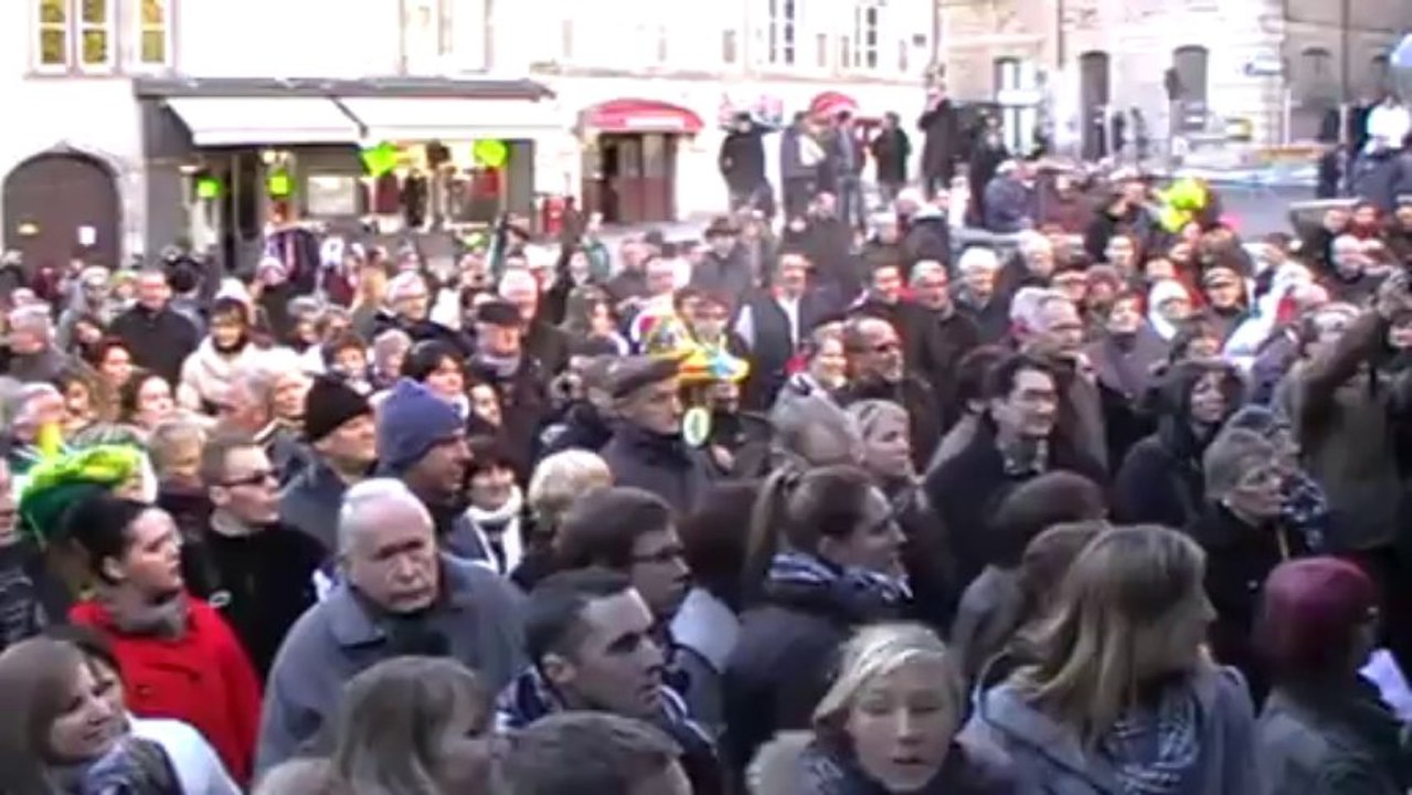 LE PLUS BEAU DES CHAPEAU, C'EST CELUI DE JUSTINE BEURTON