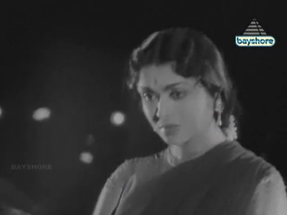 Ponnai Virumbum Bhoomiyile - Sivaji Ganesan Tamil Movie Songs - Aalayamani Songs