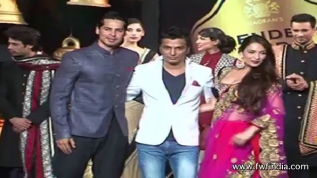 (beat Bullet) Blenders Pride Fashion Tour- Malaika Arora, Arjun Kapoor, Kalki Koechlin walk the ramp (Uncut)