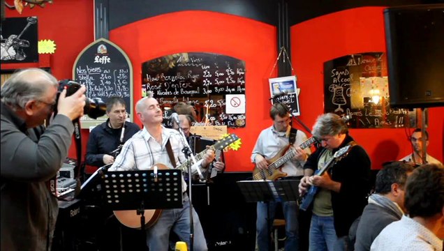 Là-haut de JP BARASTIER en Live au Café du Théâtre avec ses musiciens