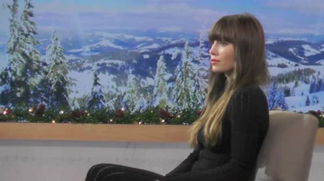 Jessica Biel Stays Home To Watch American Music Awards