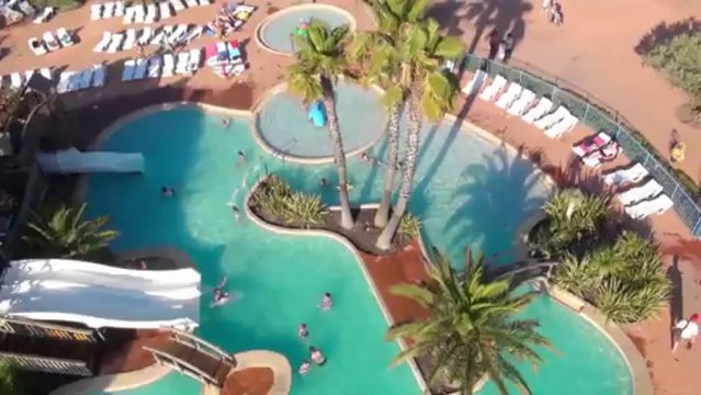 Espace Aquatique du Camping Yelloh! Village Les Petits Camarguais au Grau du Roi - Camping Gard - Languedoc-Roussillon