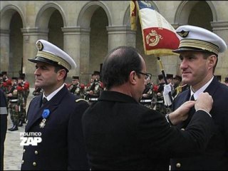 Cérémonie de remise de médailles: Hollande a eu quelques difficultés - 26/11