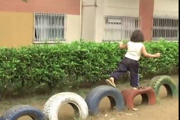 Kids walk on tires Fail