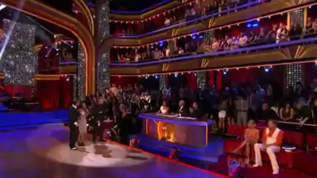 Amber Riley & Derek Hough - Charleston